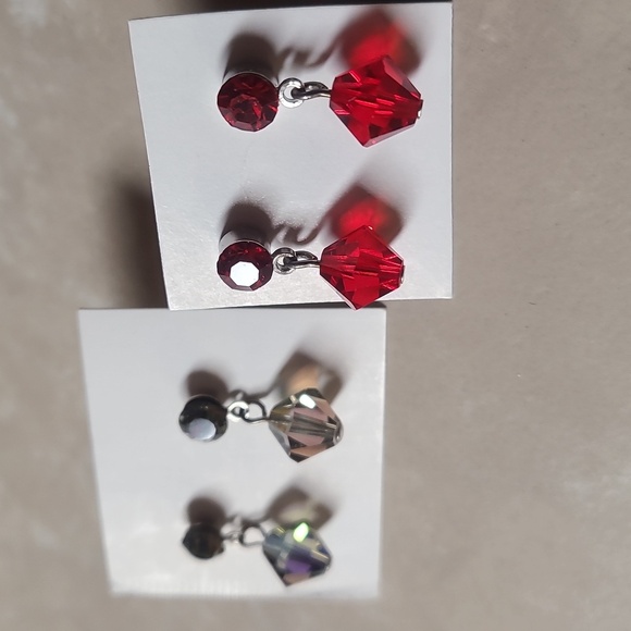 Elegant Red and green clear crystal aurora beads Earrings - Picture 6 of 17